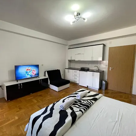 Front Exclusive Apartment